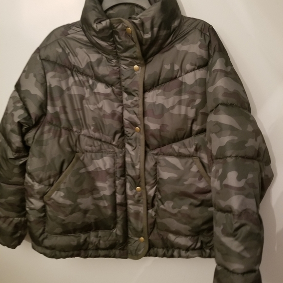 Camo Puffer Jacket - Picture 5 of 5